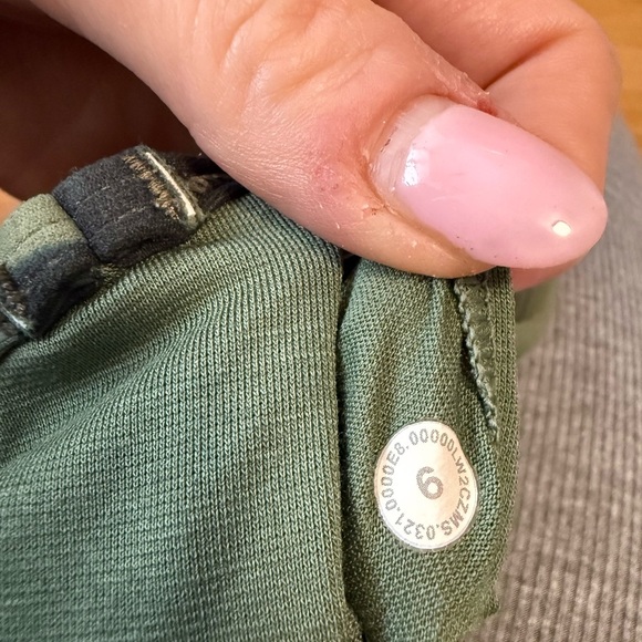 Lululemon Flow Y Nulu sports bra in a green and blue floral or botanical print - Picture 5 of 5